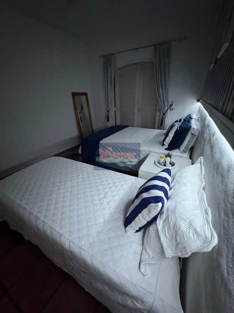 Casa para alugar com 4 quartos, 225m² - Foto 30