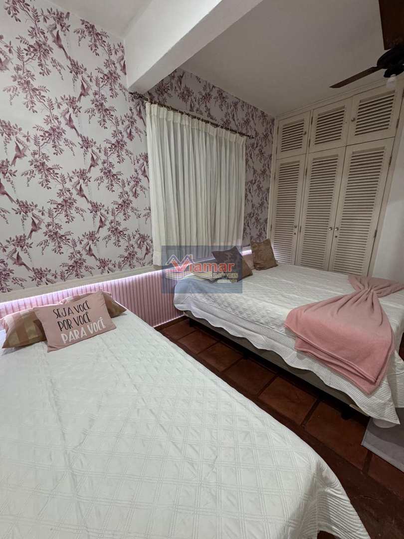 Casa para alugar com 4 quartos, 225m² - Foto 33
