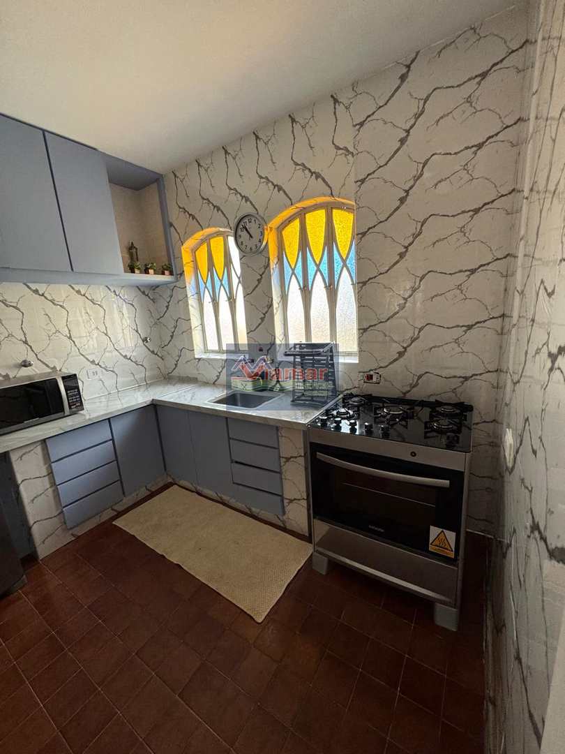 Casa para alugar com 4 quartos, 225m² - Foto 17