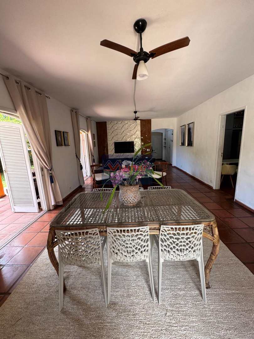 Casa para alugar com 4 quartos, 225m² - Foto 15