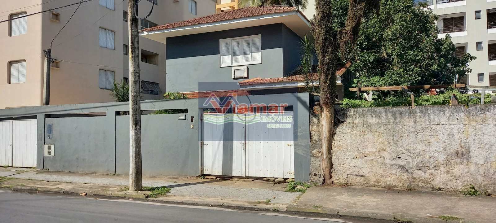 Casa à venda com 3 quartos, 187m² - Foto 1