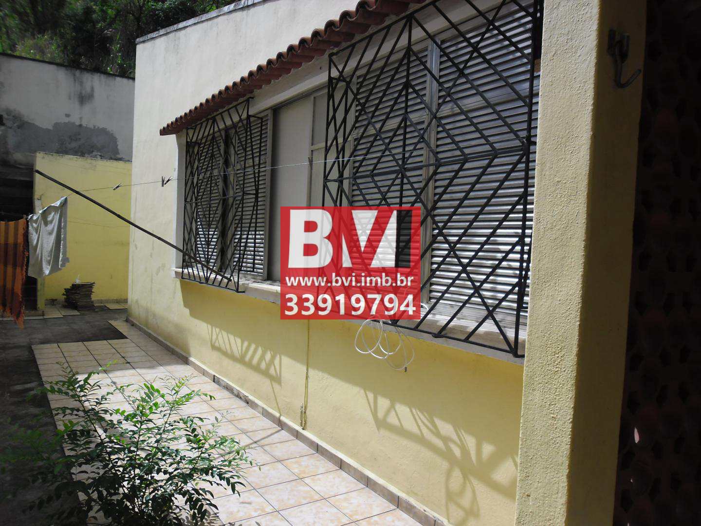 Casa à venda com 3 quartos, 70m² - Foto 1