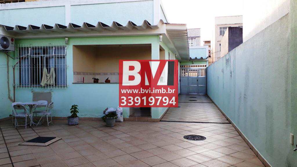 Casa à venda com 3 quartos, 220m² - Foto 32