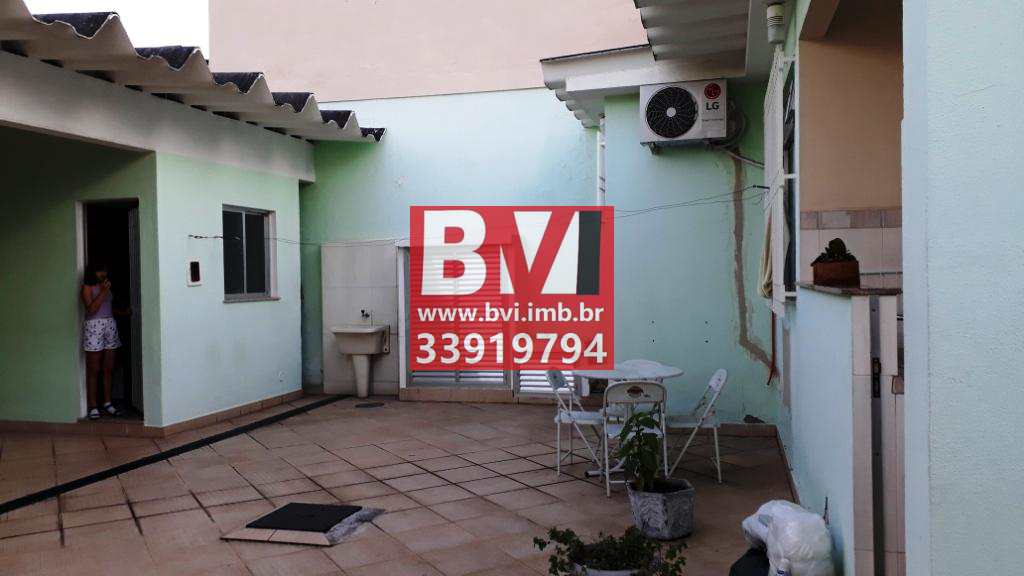 Casa à venda com 3 quartos, 220m² - Foto 43