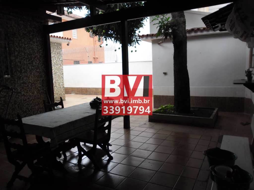 Casa à venda com 3 quartos, 107m² - Foto 25