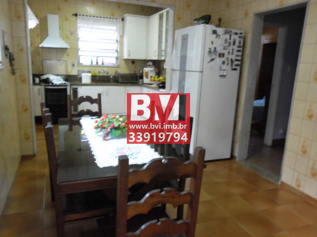 Casa à venda com 4 quartos, 270m² - Foto 18