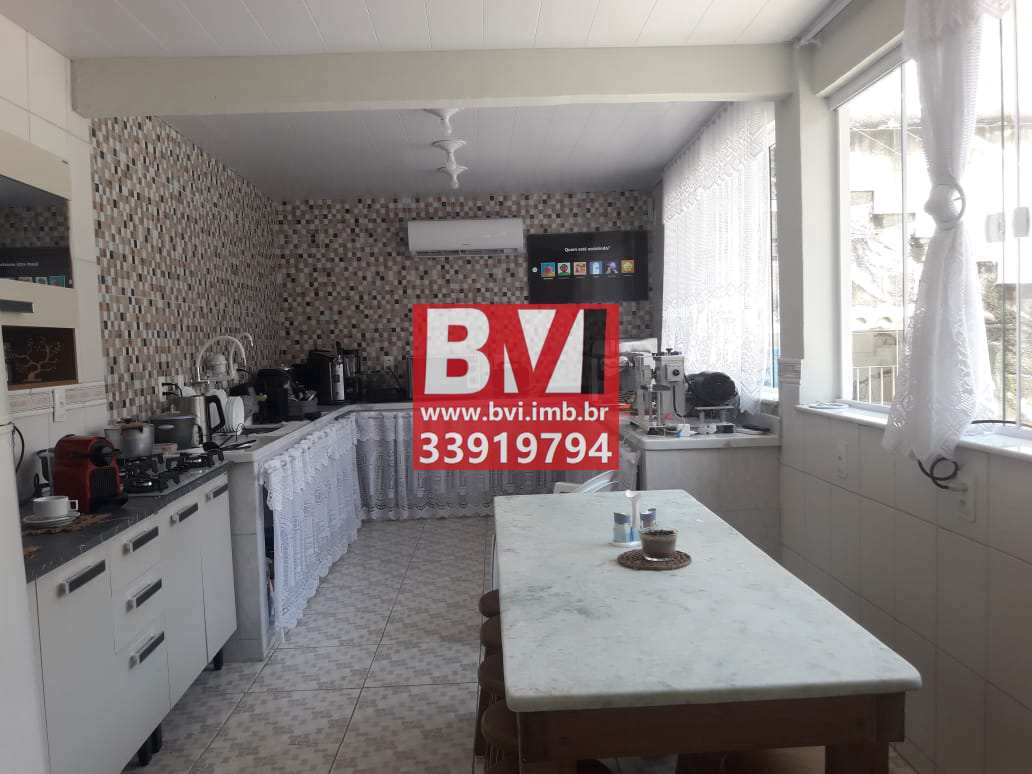 Casa à venda com 3 quartos, 220m² - Foto 14