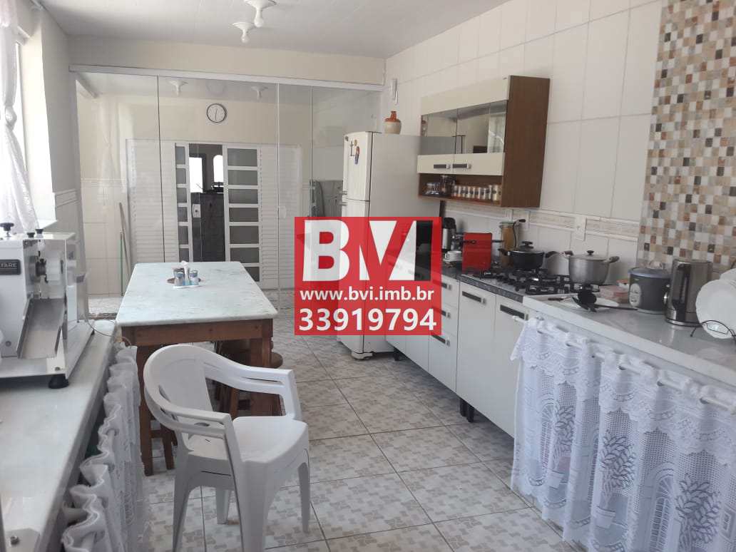 Casa à venda com 3 quartos, 220m² - Foto 16