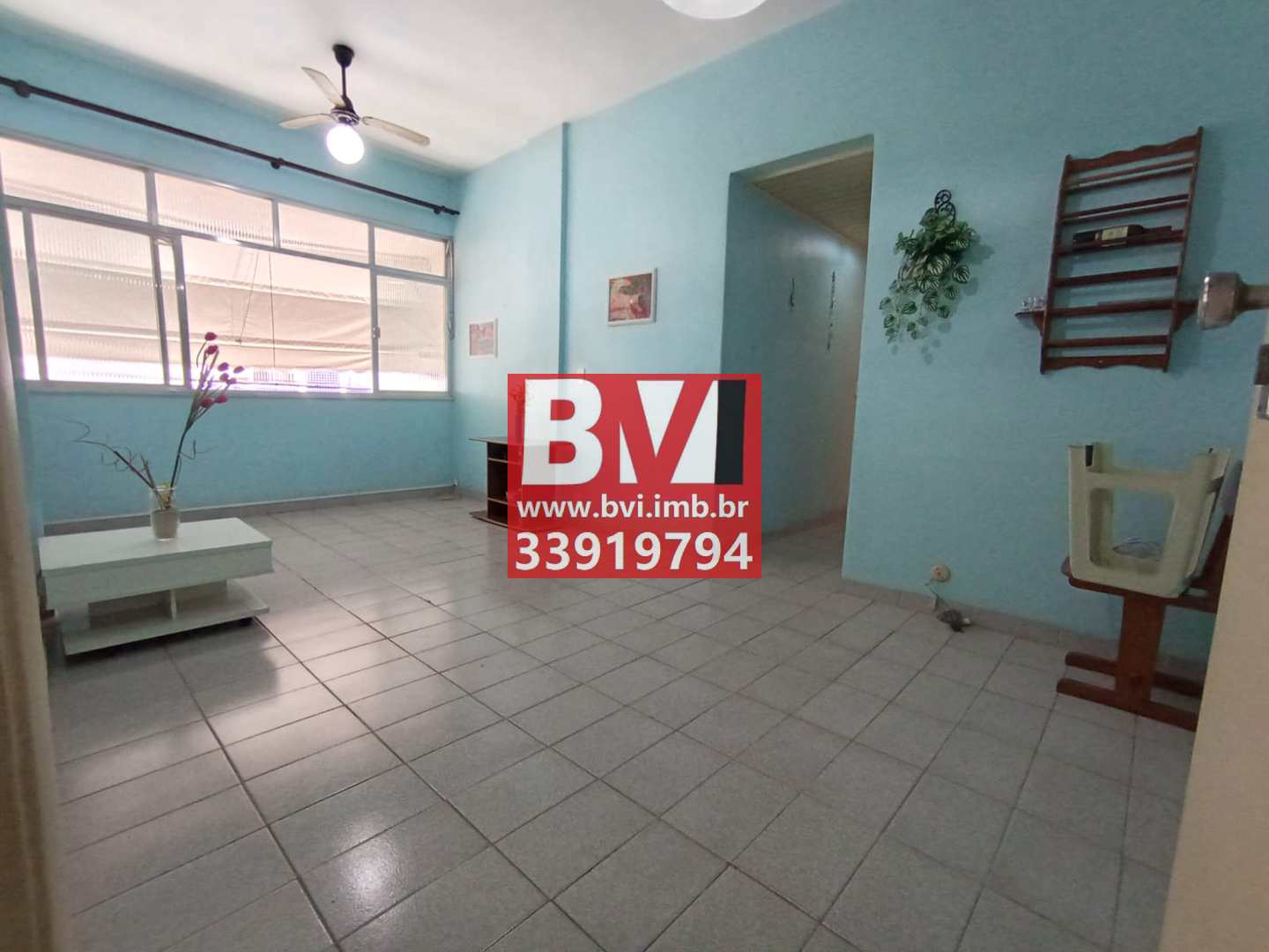 Apartamento à venda com 2 quartos, 70m² - Foto 2