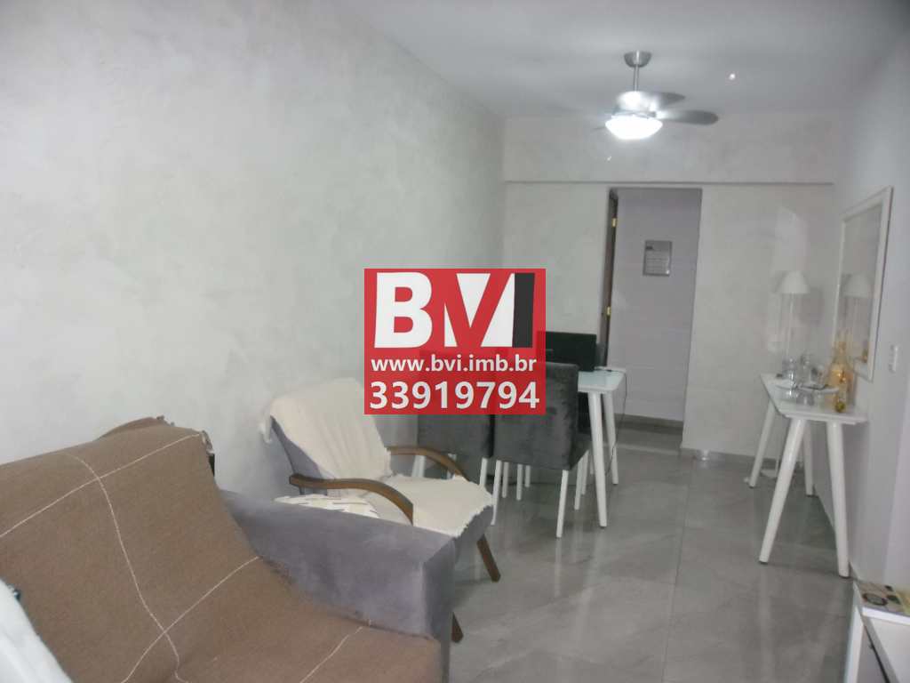 Apartamento à venda com 2 quartos, 75m² - Foto 2