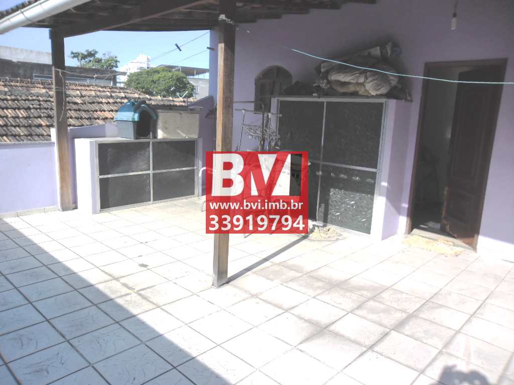 Casa à venda com 3 quartos, 272m² - Foto 2