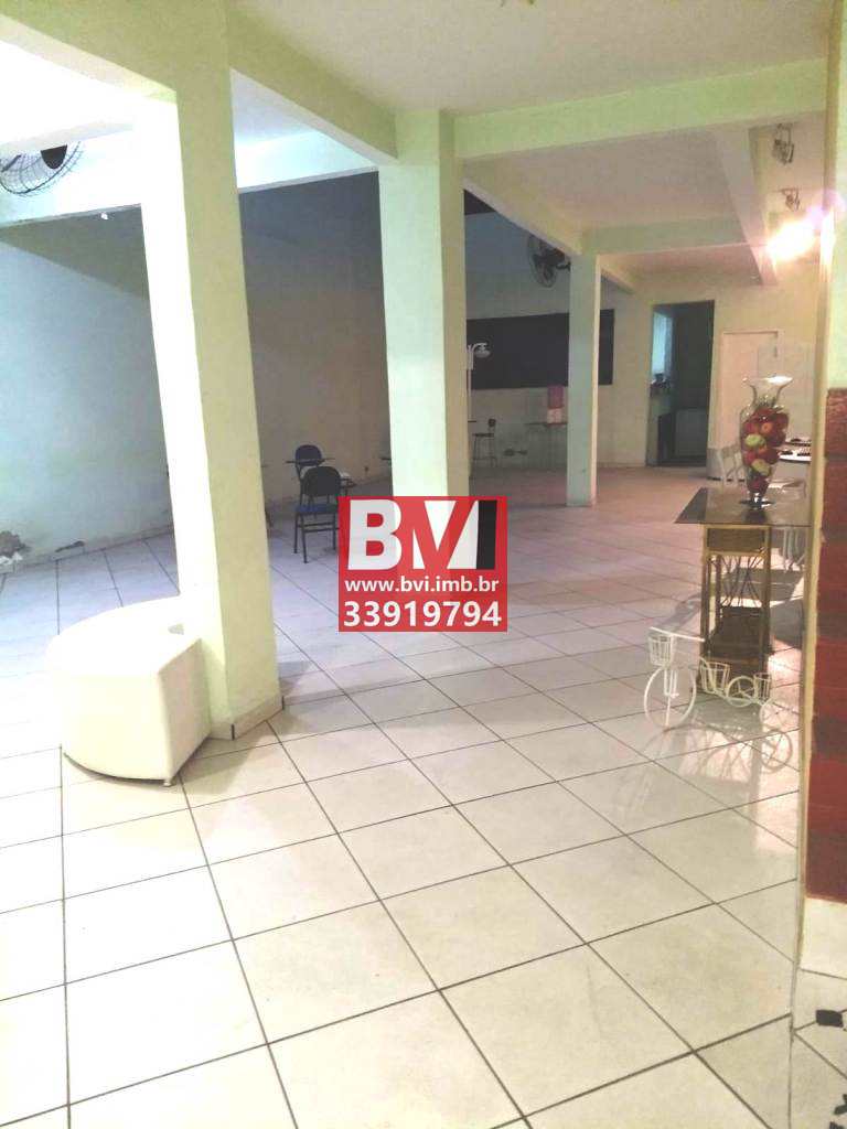 Casa à venda com 3 quartos, 340m² - Foto 2