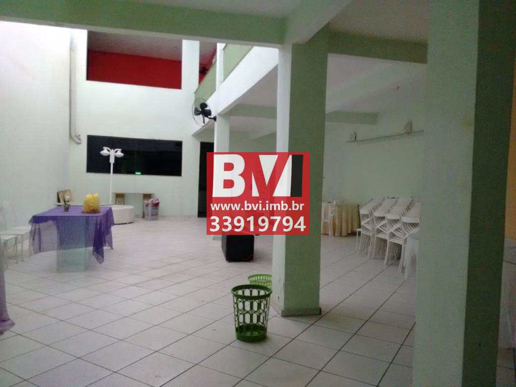 Casa à venda com 3 quartos, 340m² - Foto 3