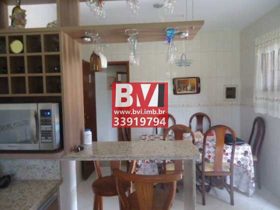 Casa à venda com 4 quartos, 140m² - Foto 3