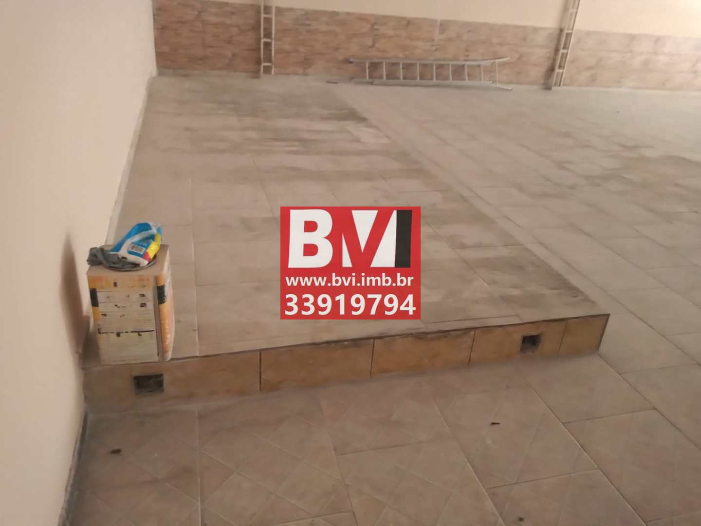 Depósito-Galpão-Armazém à venda, 300m² - Foto 1