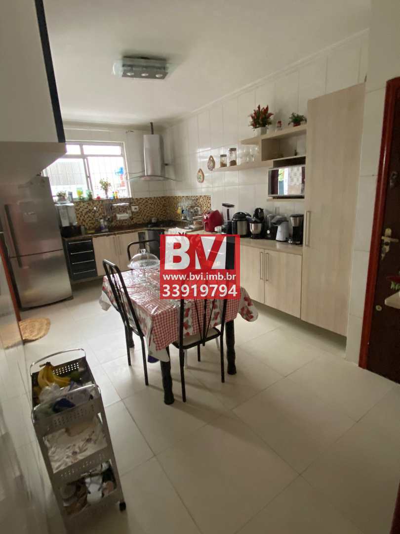 Apartamento à venda com 3 quartos, 150m² - Foto 2