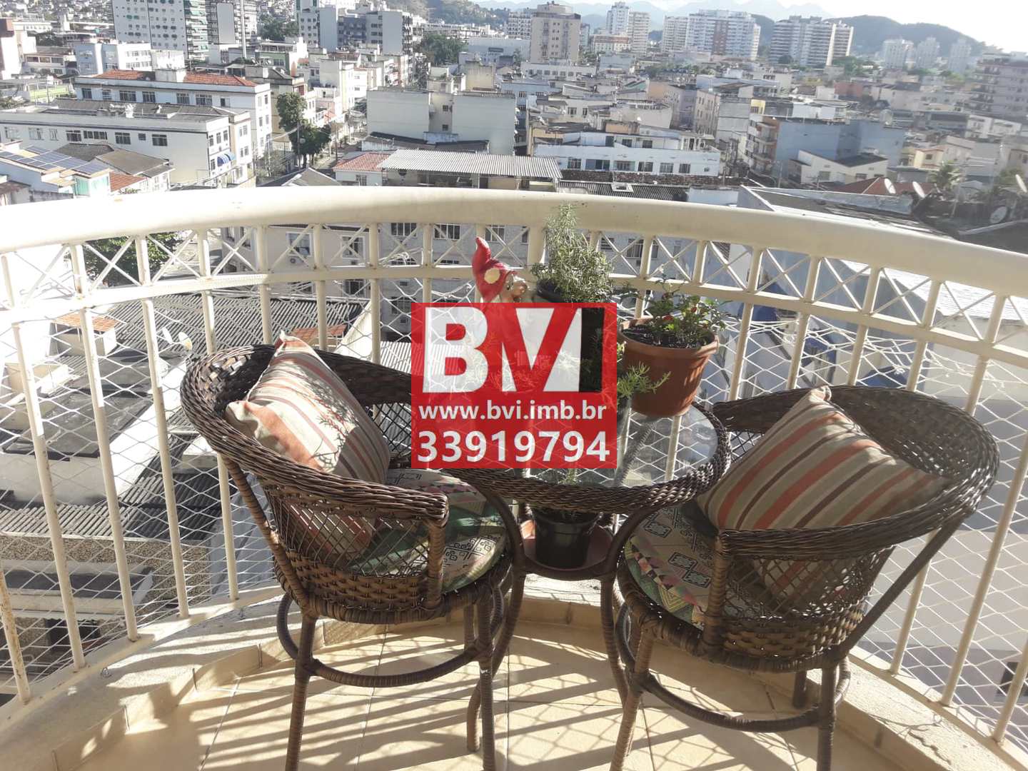 Apartamento à venda com 3 quartos, 68m² - Foto 2