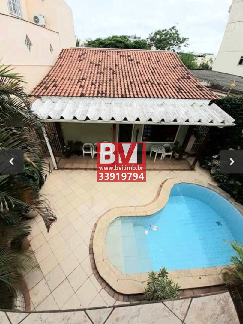 Casa à venda com 4 quartos, 140m² - Foto 2