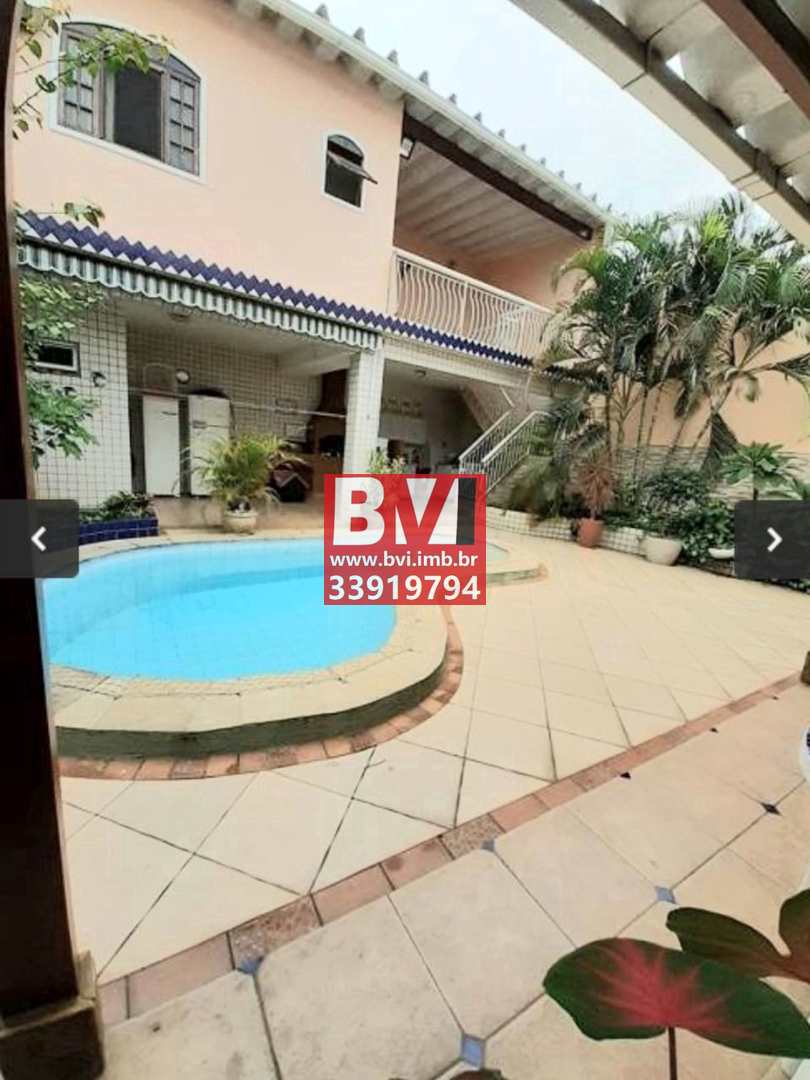 Casa à venda com 4 quartos, 140m² - Foto 1