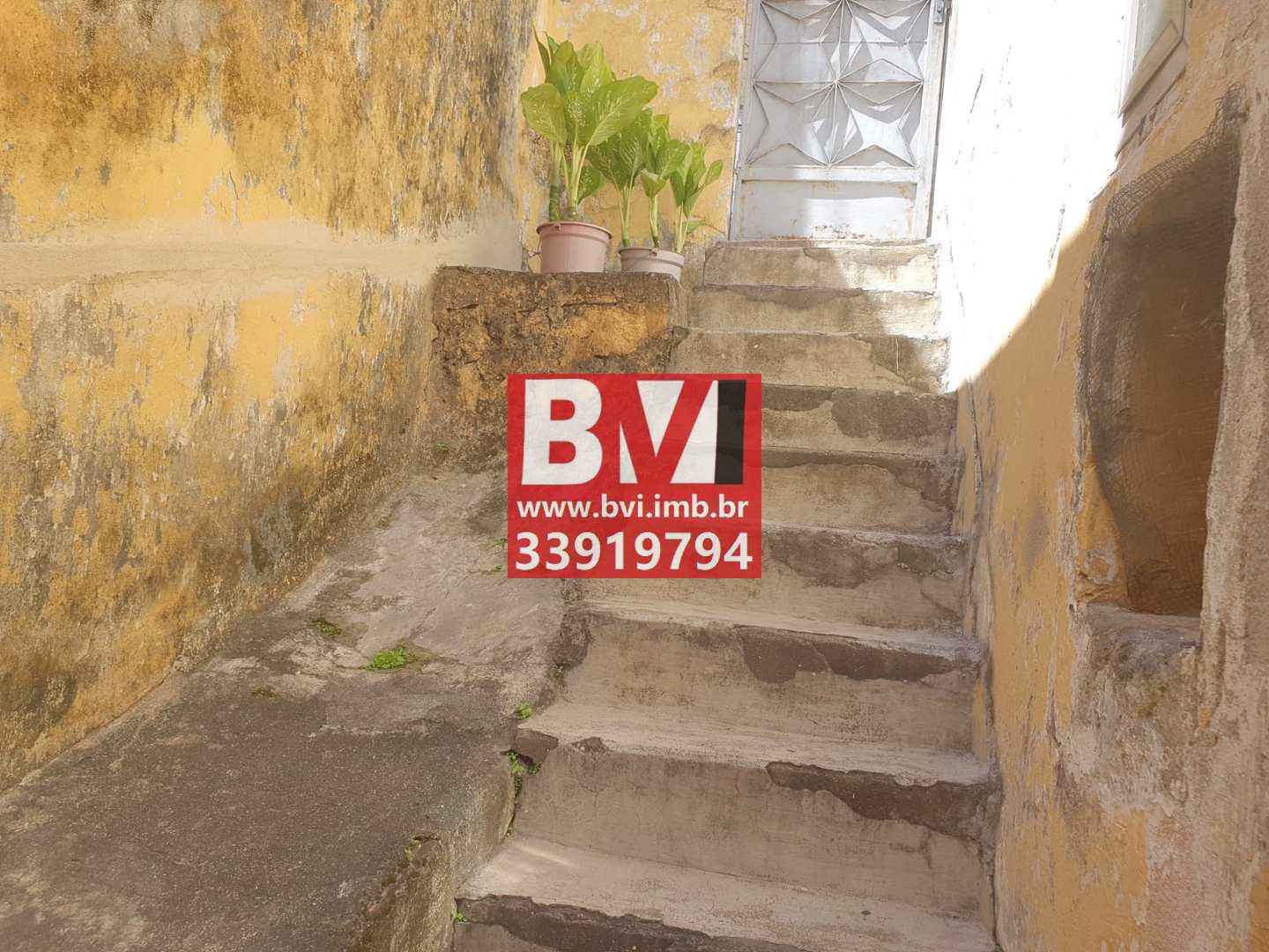 Casa à venda com 2 quartos, 70m² - Foto 2