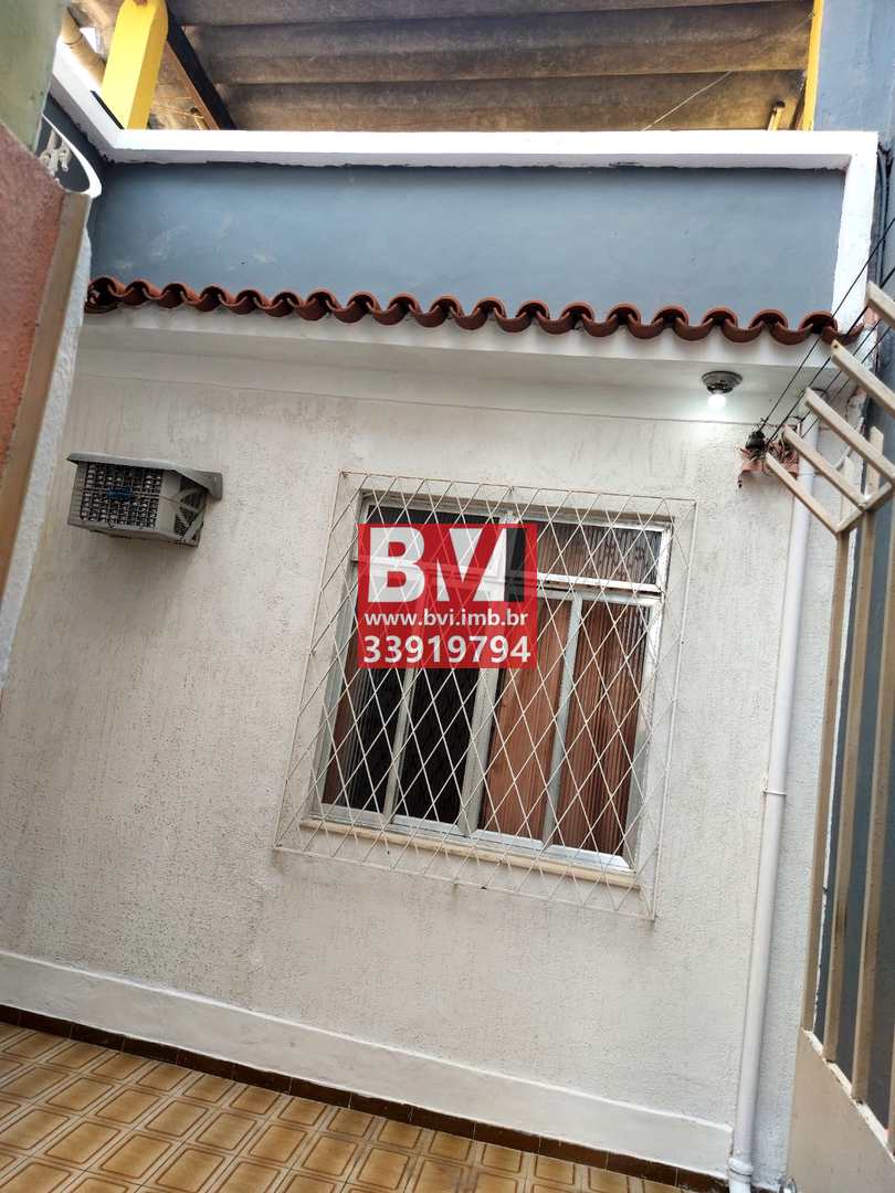 Casa à venda com 2 quartos, 130m² - Foto 1