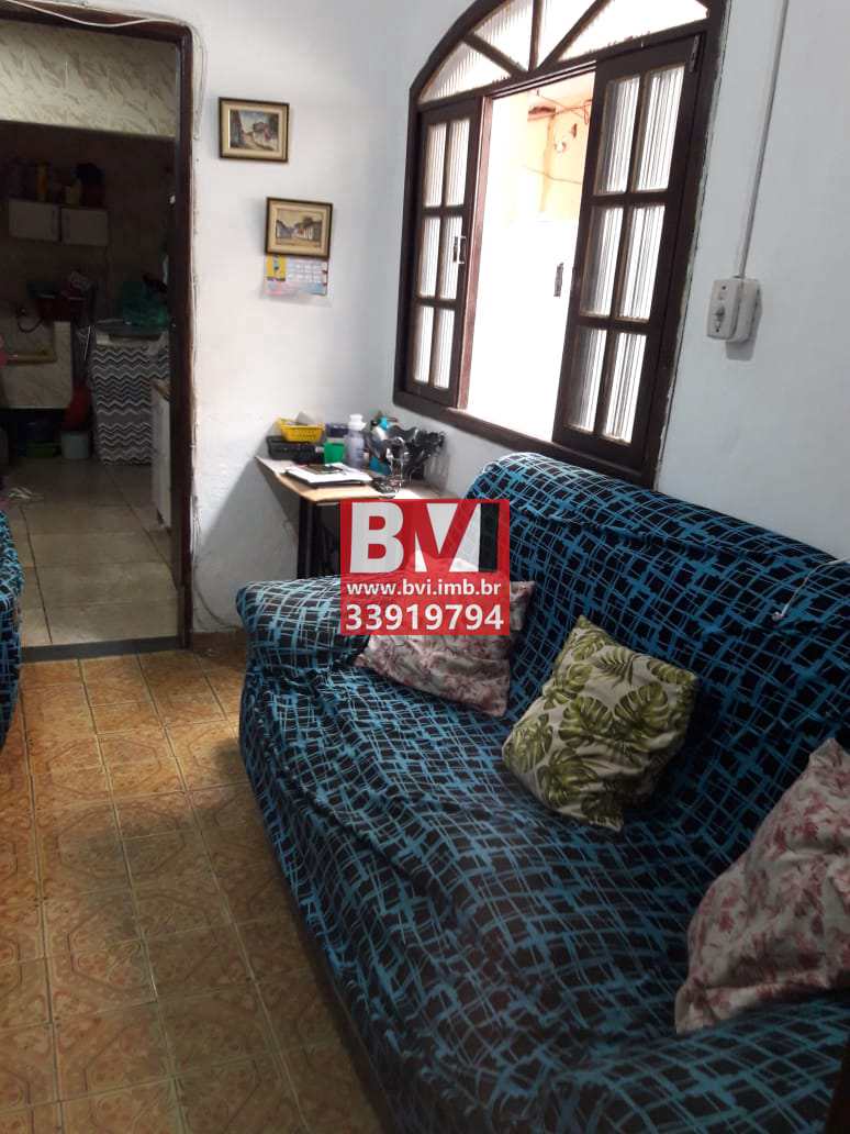 Casa à venda com 3 quartos, 58m² - Foto 1