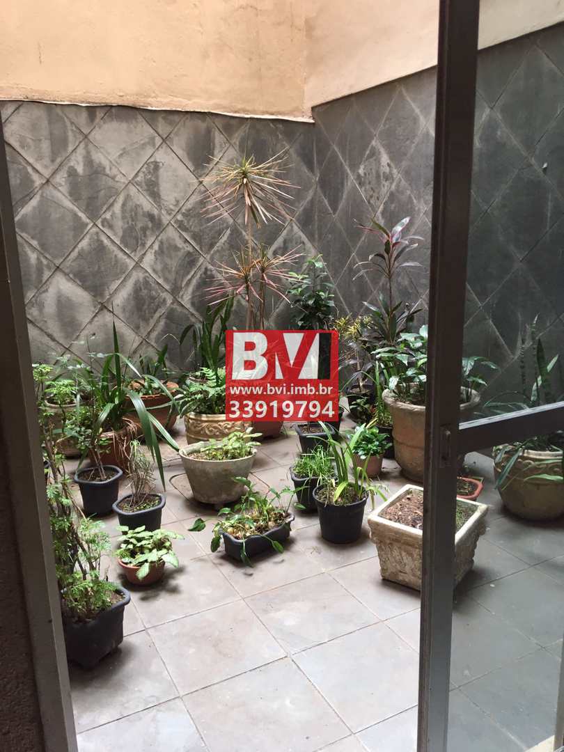 Apartamento à venda com 2 quartos, 65m² - Foto 2