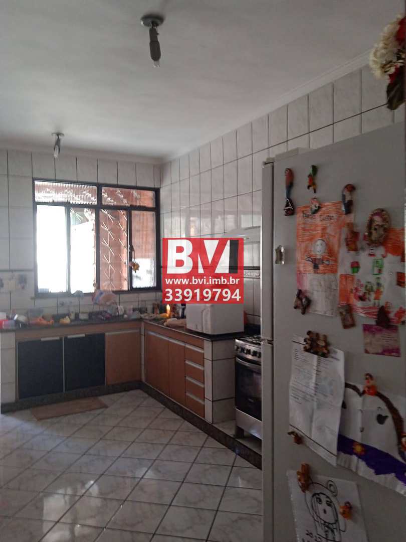 Casa à venda com 4 quartos, 60m² - Foto 14