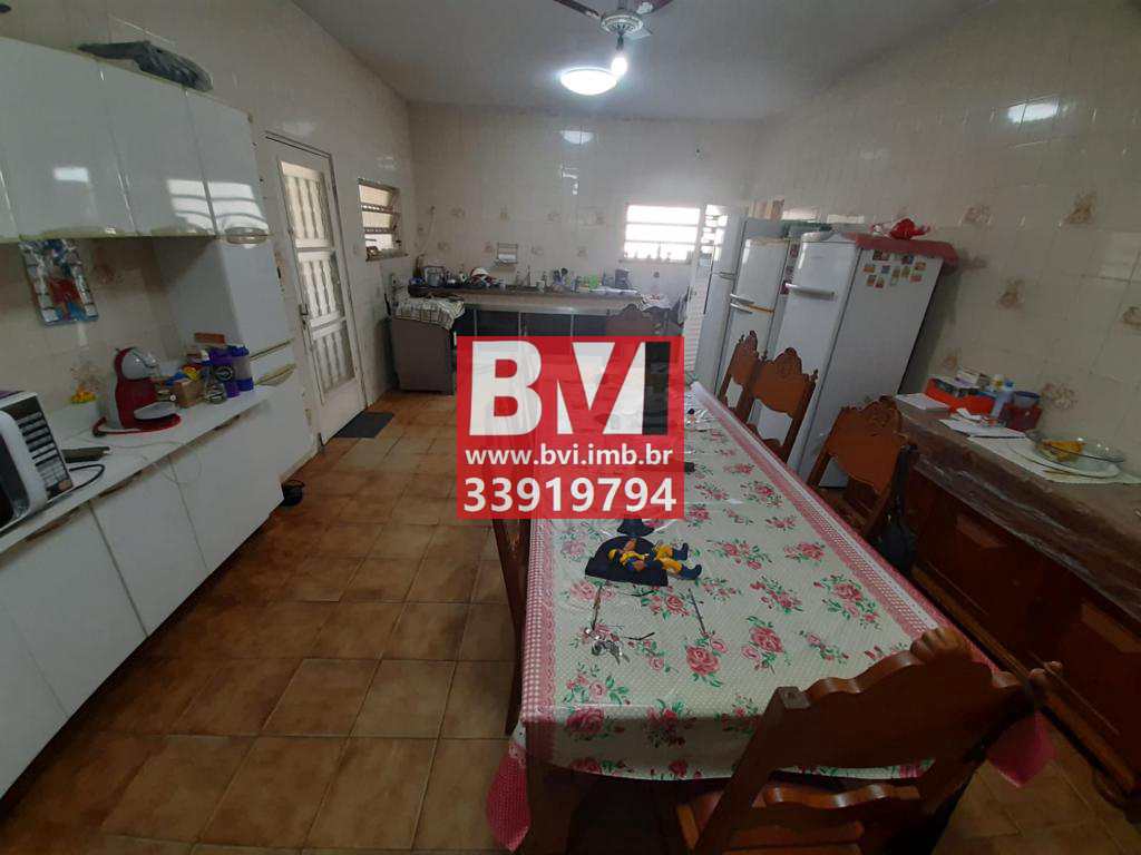 Casa à venda com 6 quartos, 360m² - Foto 17