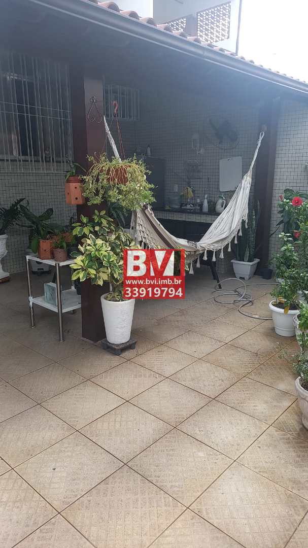 Casa à venda com 4 quartos, 208m² - Foto 3