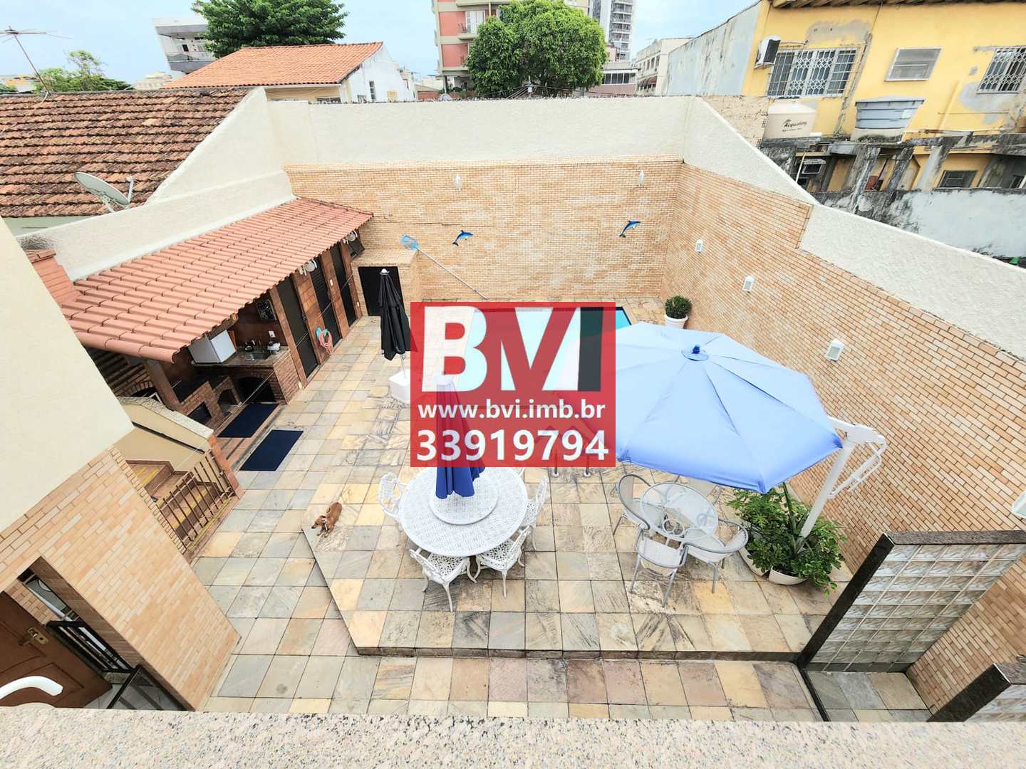 Casa à venda com 3 quartos, 300m² - Foto 2