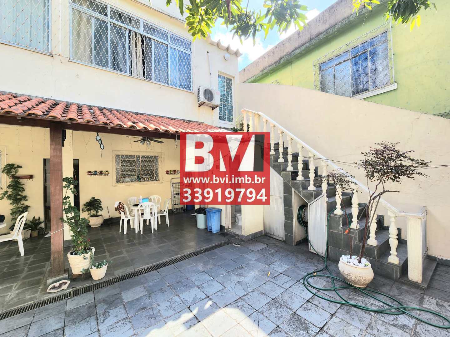 Casa à venda com 7 quartos, 300m² - Foto 1