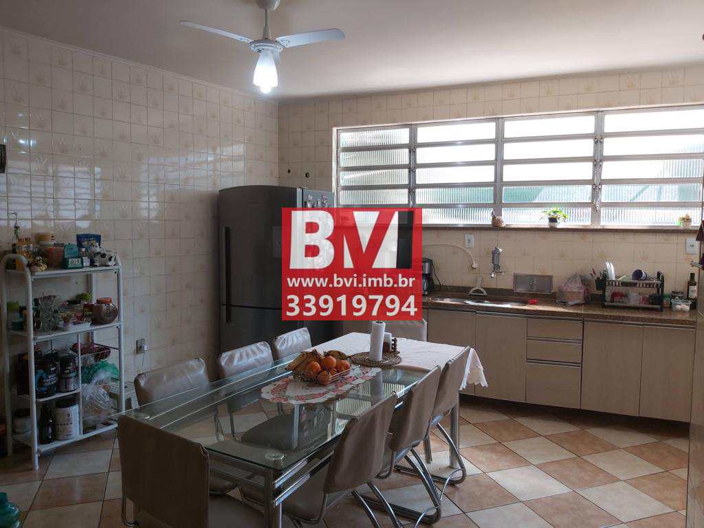 Casa à venda com 5 quartos, 240m² - Foto 49