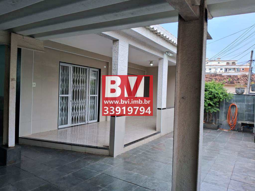 Casa à venda com 3 quartos, 90m² - Foto 1