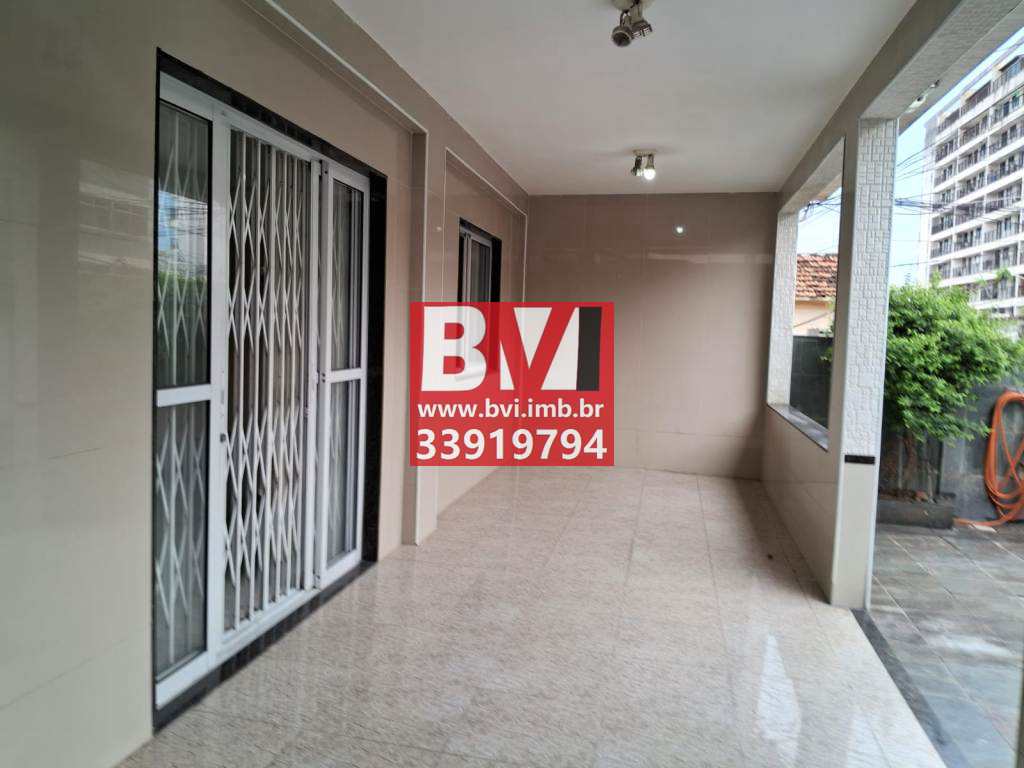 Casa à venda com 3 quartos, 90m² - Foto 2