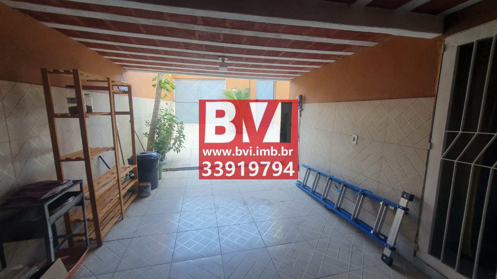 Casa à venda com 3 quartos, 81m² - Foto 2