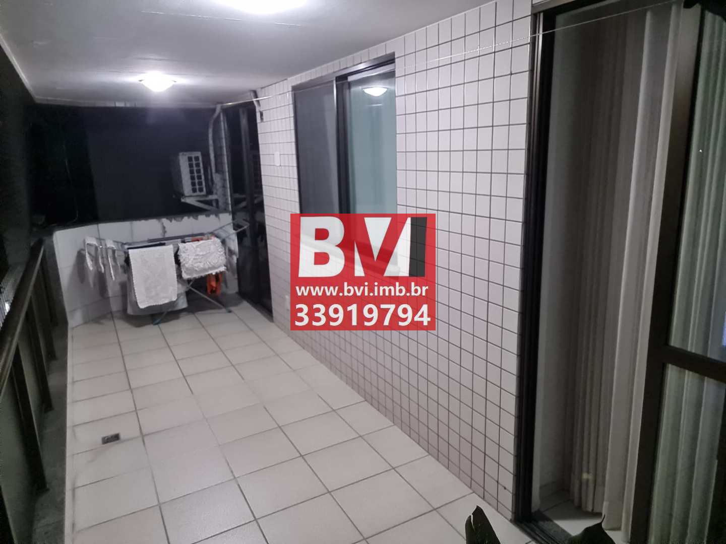 Apartamento à venda com 3 quartos, 115m² - Foto 2