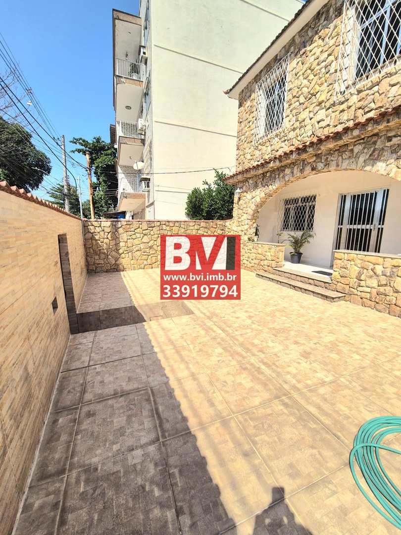 Casa à venda com 3 quartos, 365m² - Foto 2