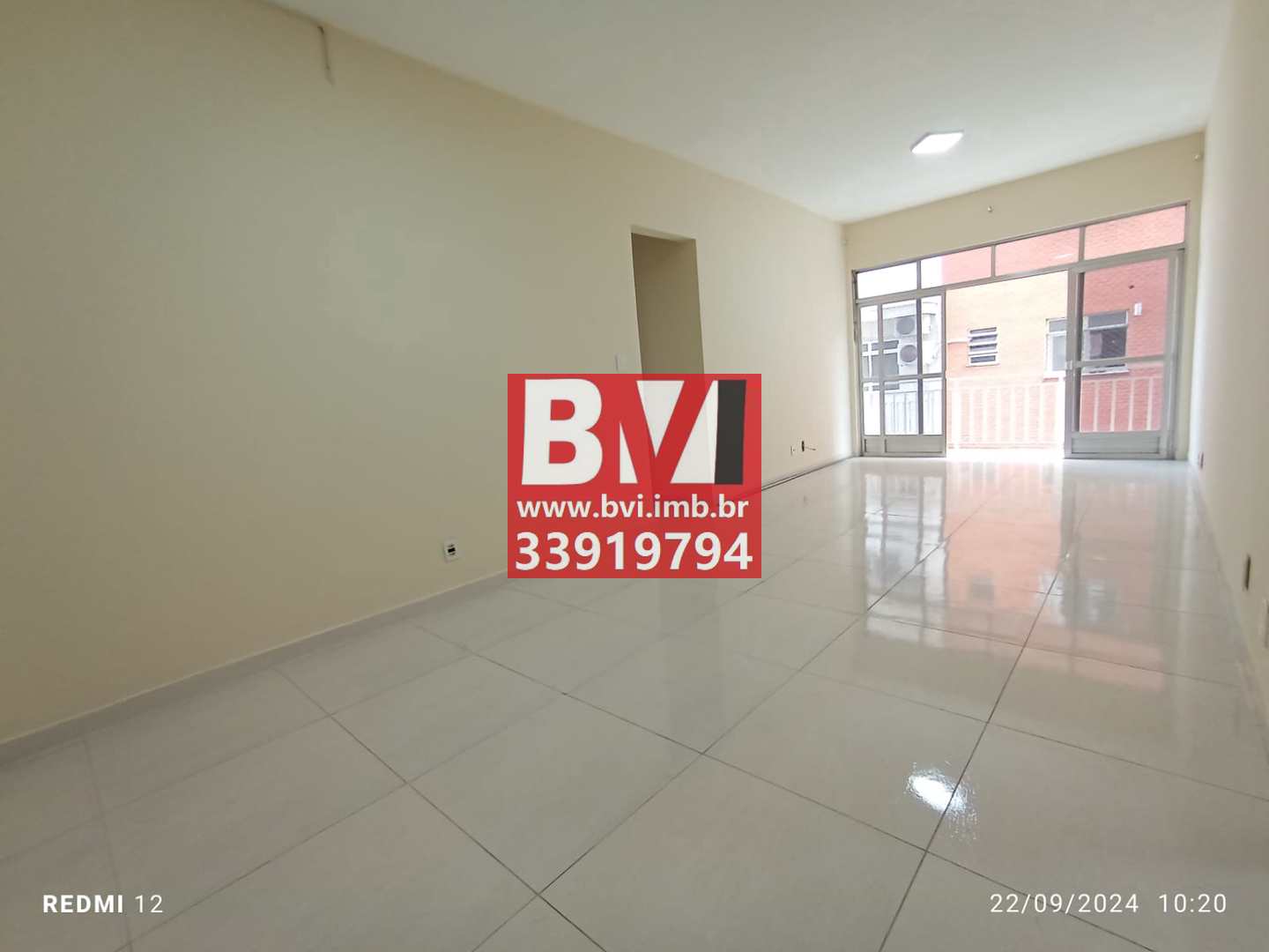 Apartamento à venda com 3 quartos, 125m² - Foto 2