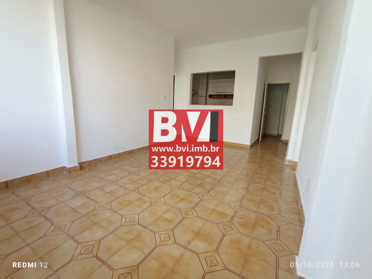 Apartamento à venda com 2 quartos, 70m² - Foto 2