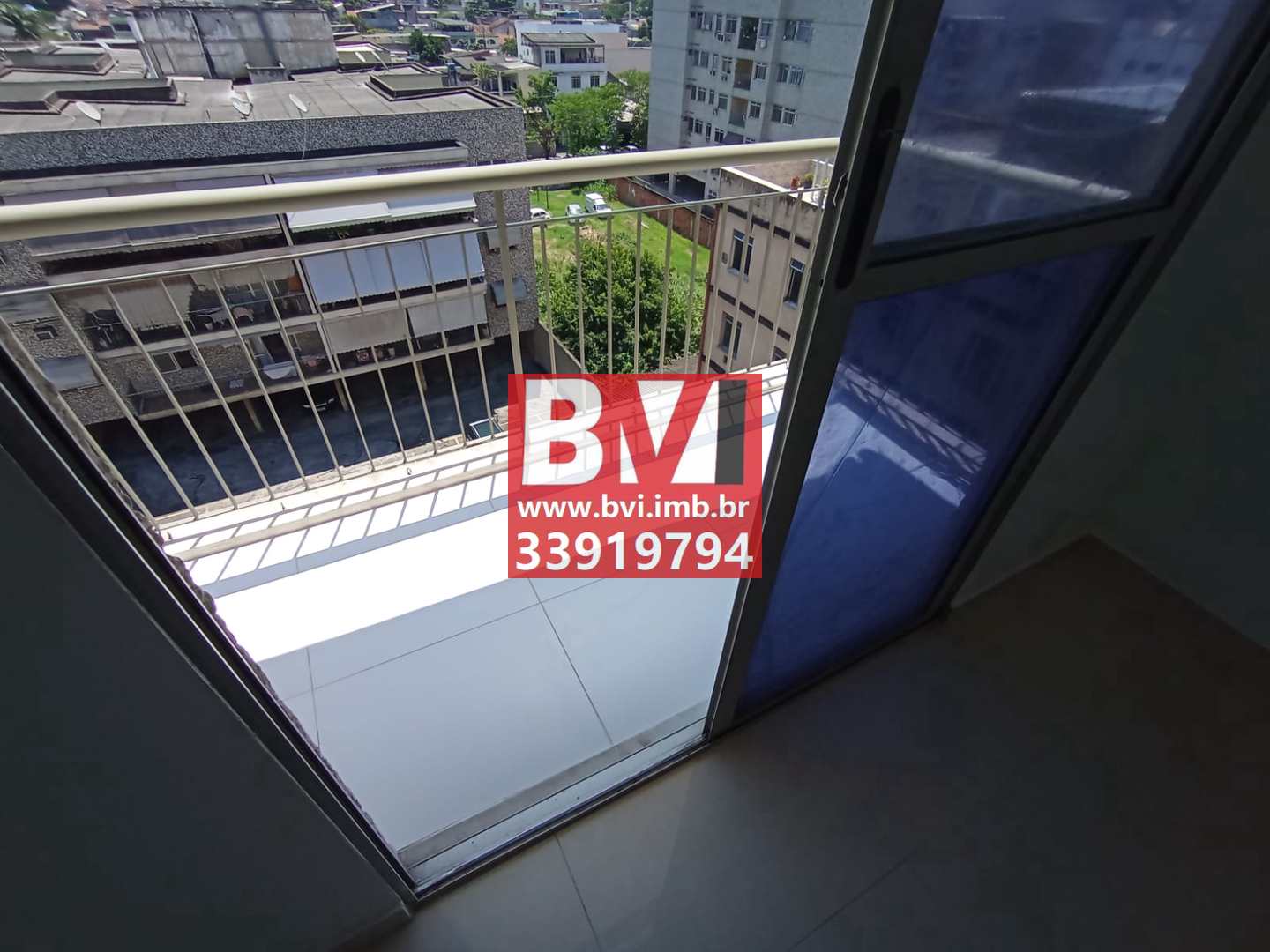 Apartamento à venda com 2 quartos, 65m² - Foto 2