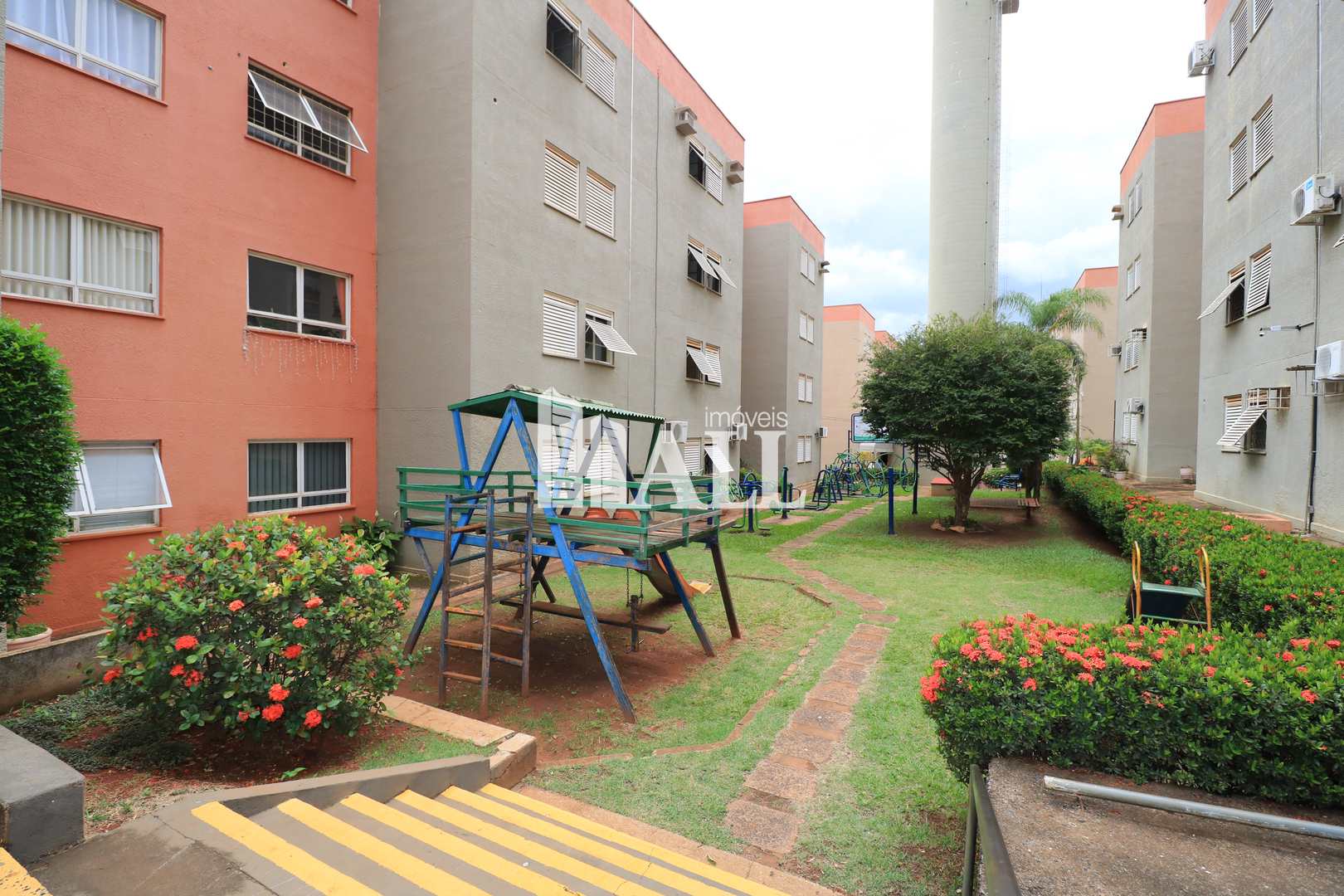 Apartamento à venda com 2 quartos, 64m² - Foto 10