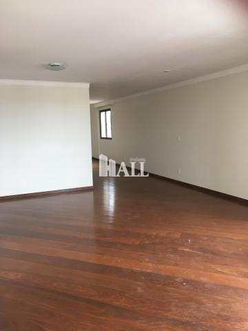 Apartamento à venda com 3 quartos, 160m² - Foto 2