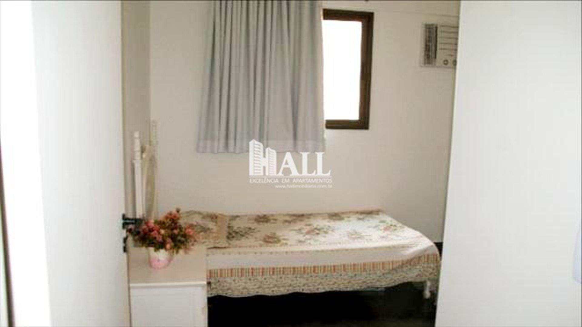 Apartamento à venda com 2 quartos, 68m² - Foto 2