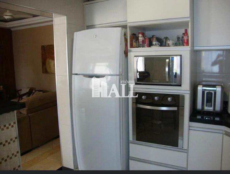 Apartamento à venda com 3 quartos, 96m² - Foto 2