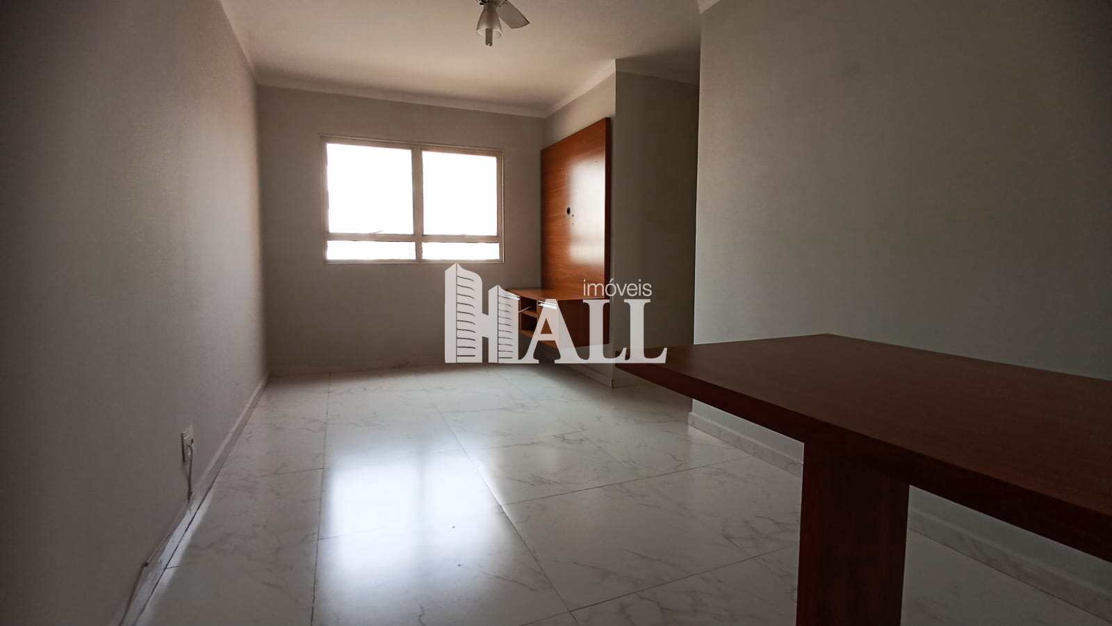 Apartamento à venda com 2 quartos, 70m² - Foto 1