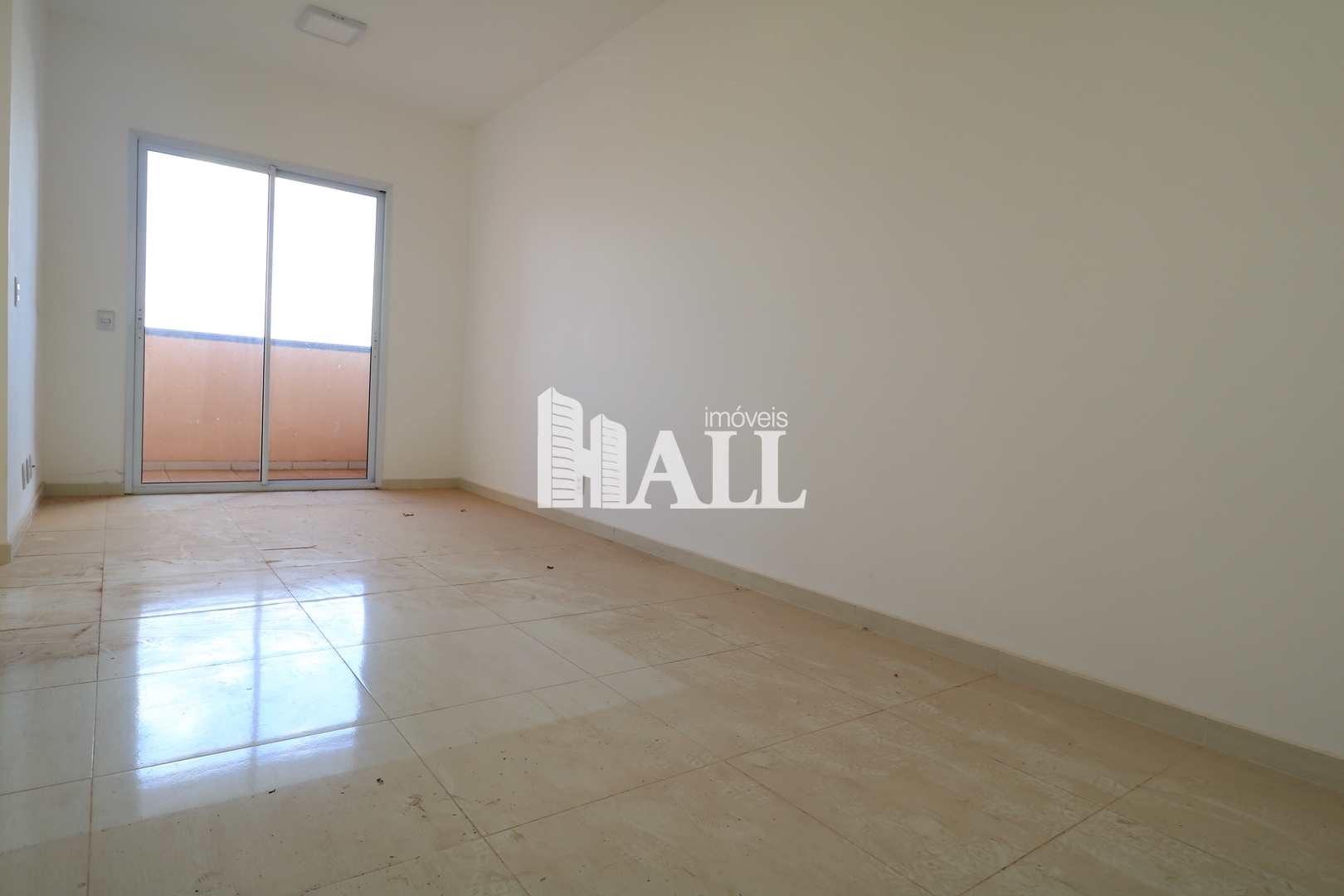 Apartamento à venda com 2 quartos, 77m² - Foto 1