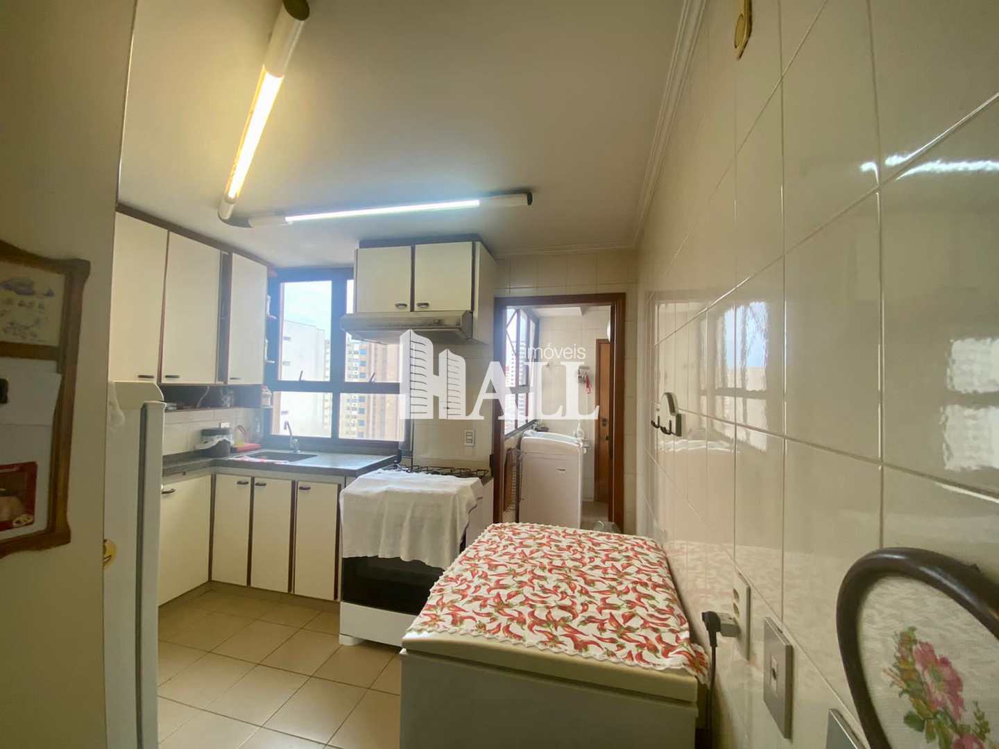 Apartamento à venda com 3 quartos, 137m² - Foto 9