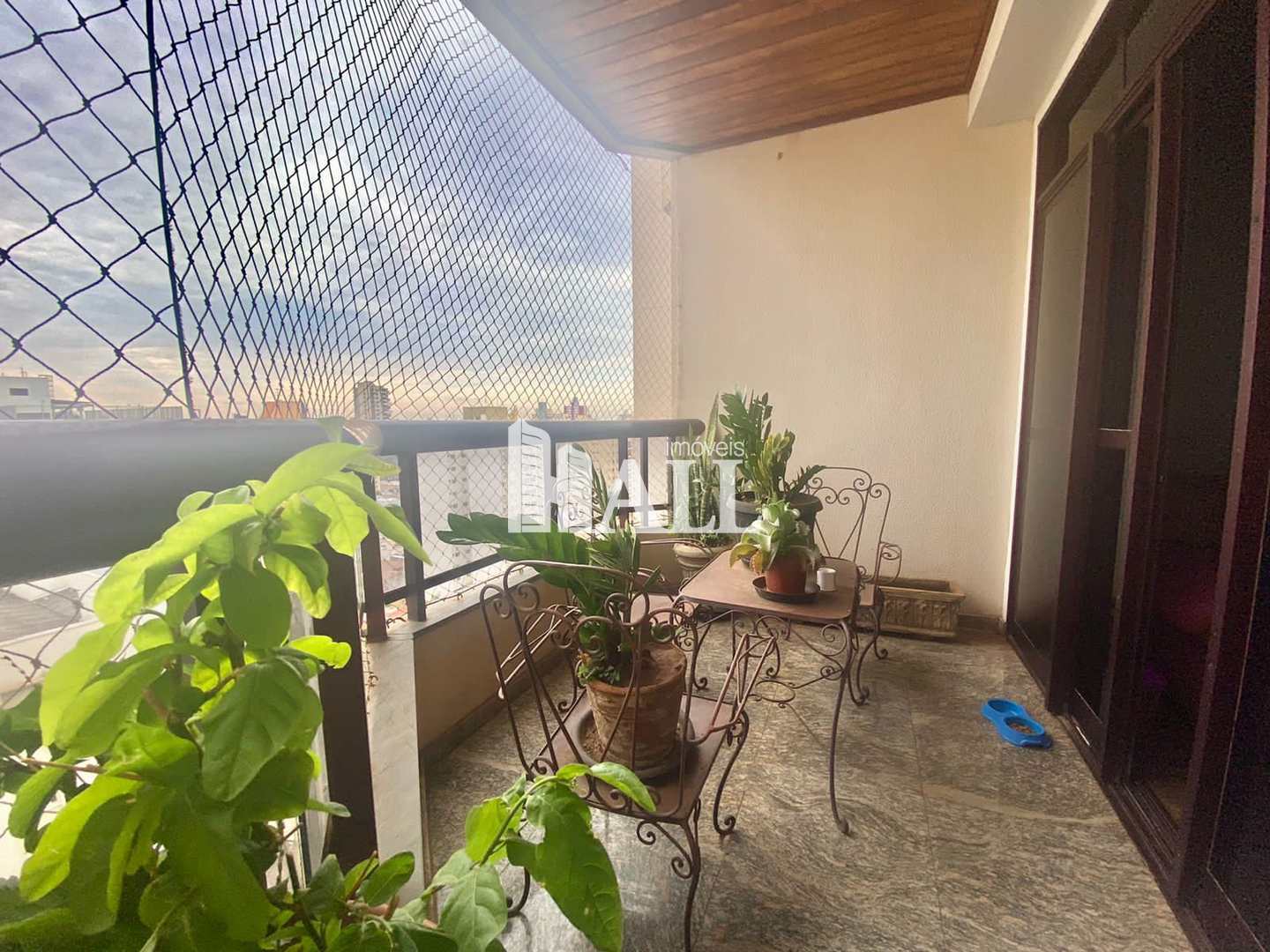 Apartamento à venda com 3 quartos, 137m² - Foto 6