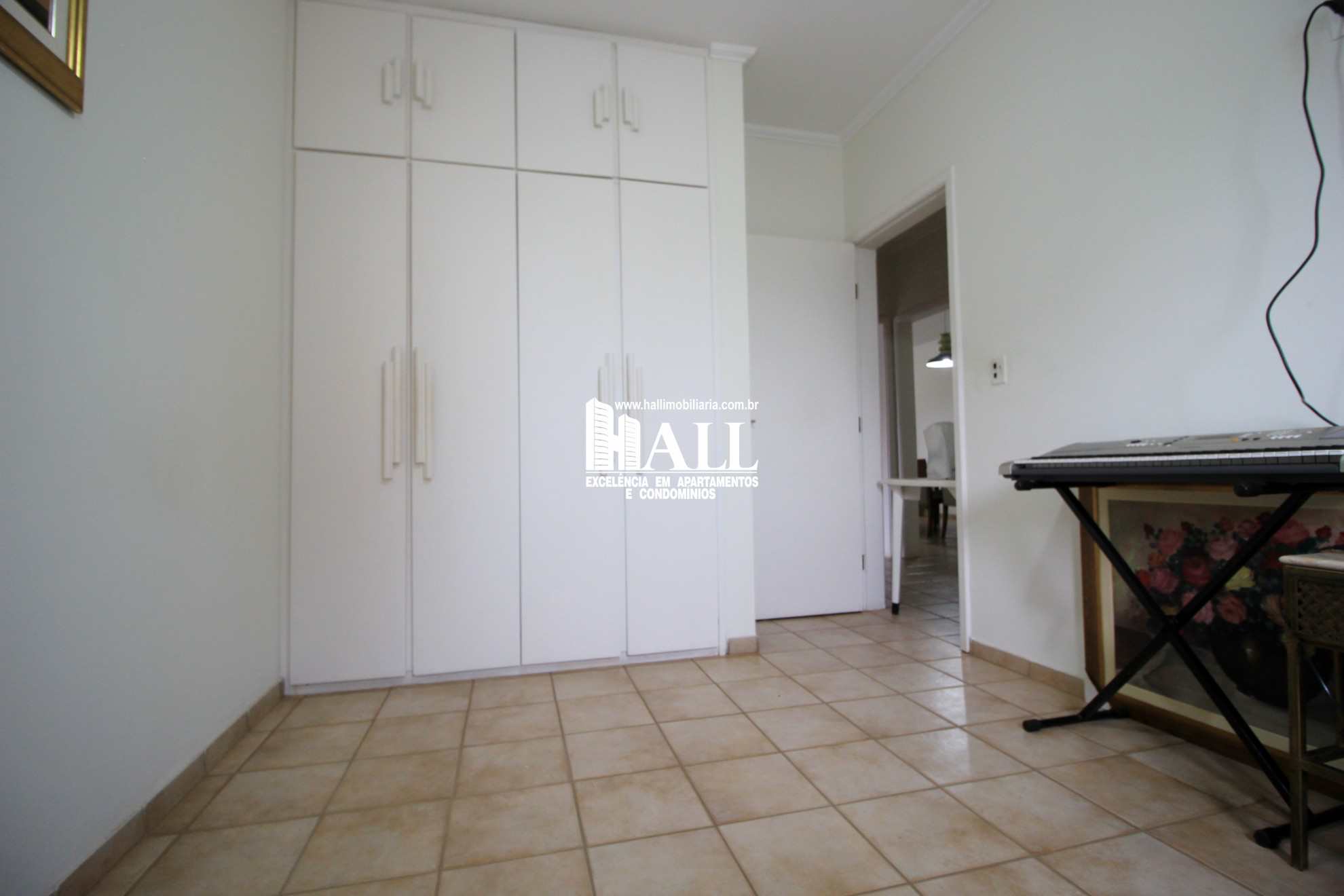 Apartamento à venda com 3 quartos, 156m² - Foto 3